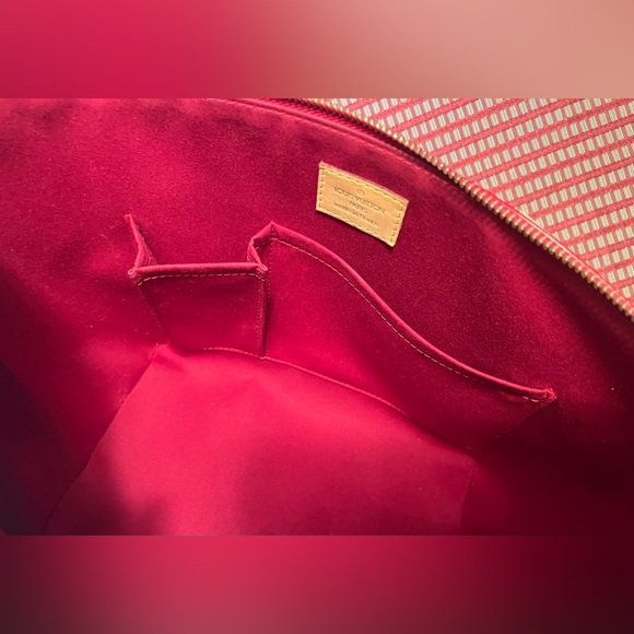 Louis Vuitton Bellevue Vernis, Red - Picture 7 of 8